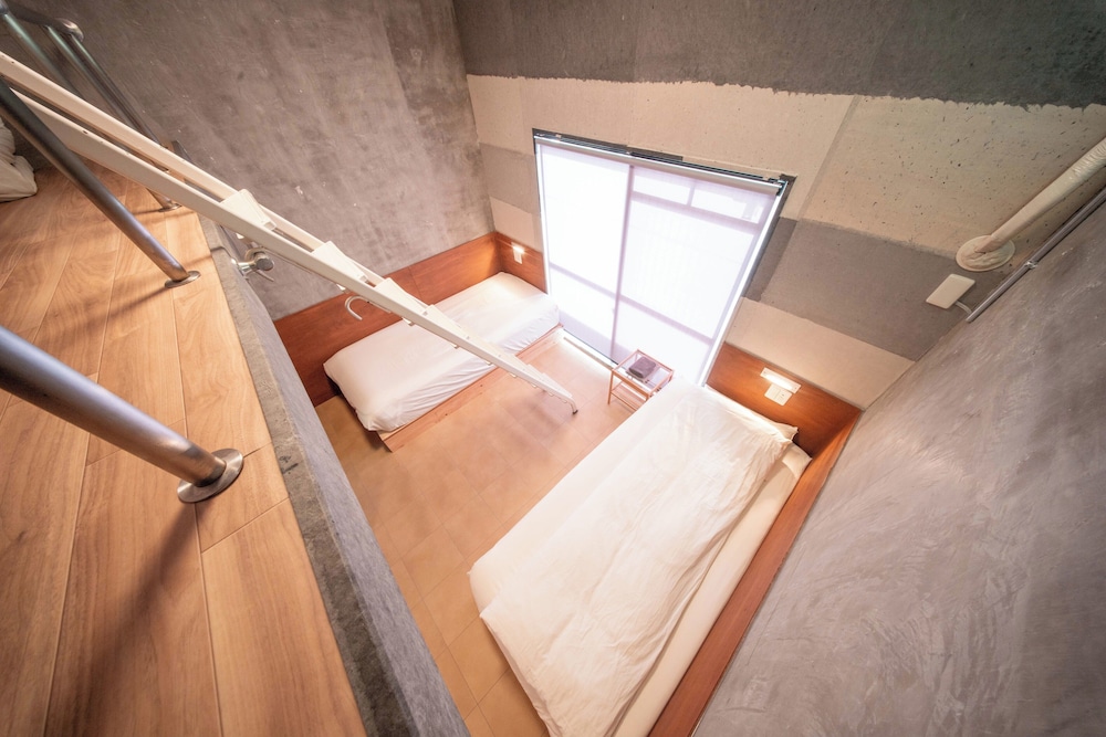 ベーシック ダブルまたはツインルーム ベッド (複数台) 禁煙 客室19 | プラスワン藤崎