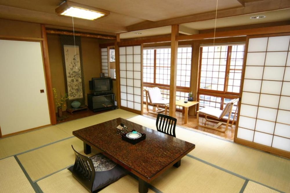 客室1 | 信州渋温泉 洗心館松屋
