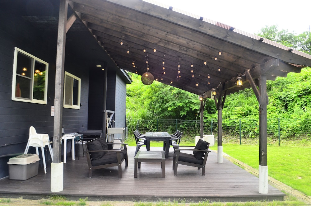 ネバーランド 大人10名用 テラス / パティオ4 | 岡山ひるぜん貸別荘 ピーターパン