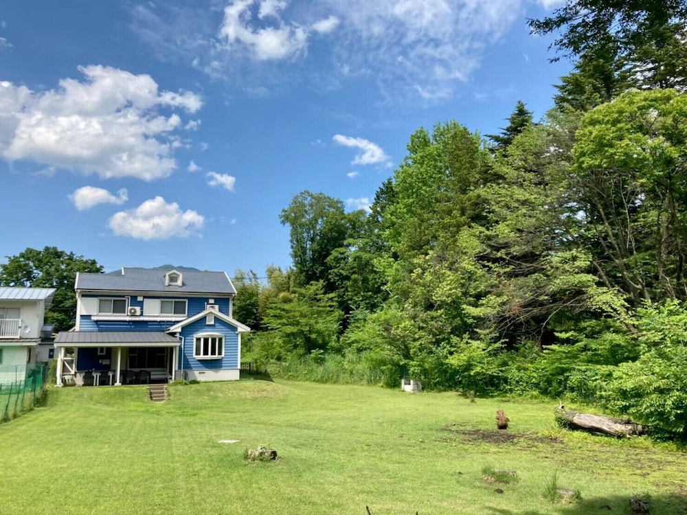 ネイビー 大人8名用 テラス / パティオ7 | 岡山ひるぜん貸別荘 ピーターパン