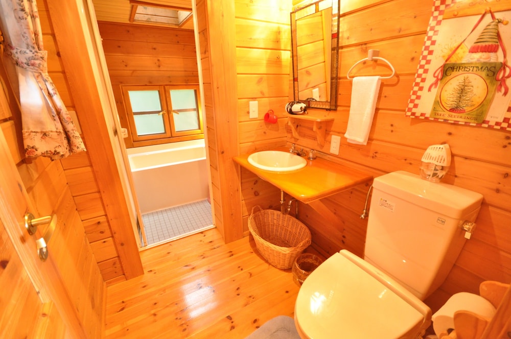 レッド＆ブルー 大人4名用 バスルーム0 | 岡山ひるぜん貸別荘 ピーターパン