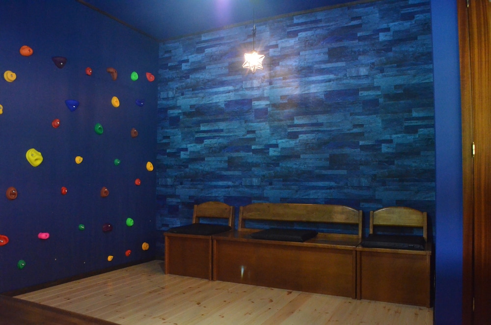 ネバーランド 大人10名用 客室4 | 岡山ひるぜん貸別荘 ピーターパン