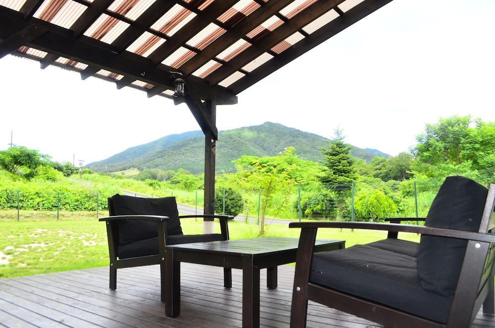 ネバーランド 大人10名用 テラス / パティオ5 | 岡山ひるぜん貸別荘 ピーターパン