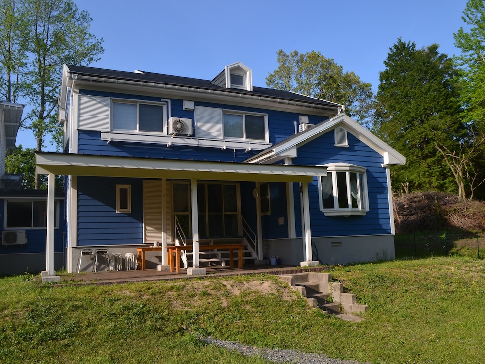 ネイビー 大人8名用 | 岡山ひるぜん貸別荘 ピーターパン