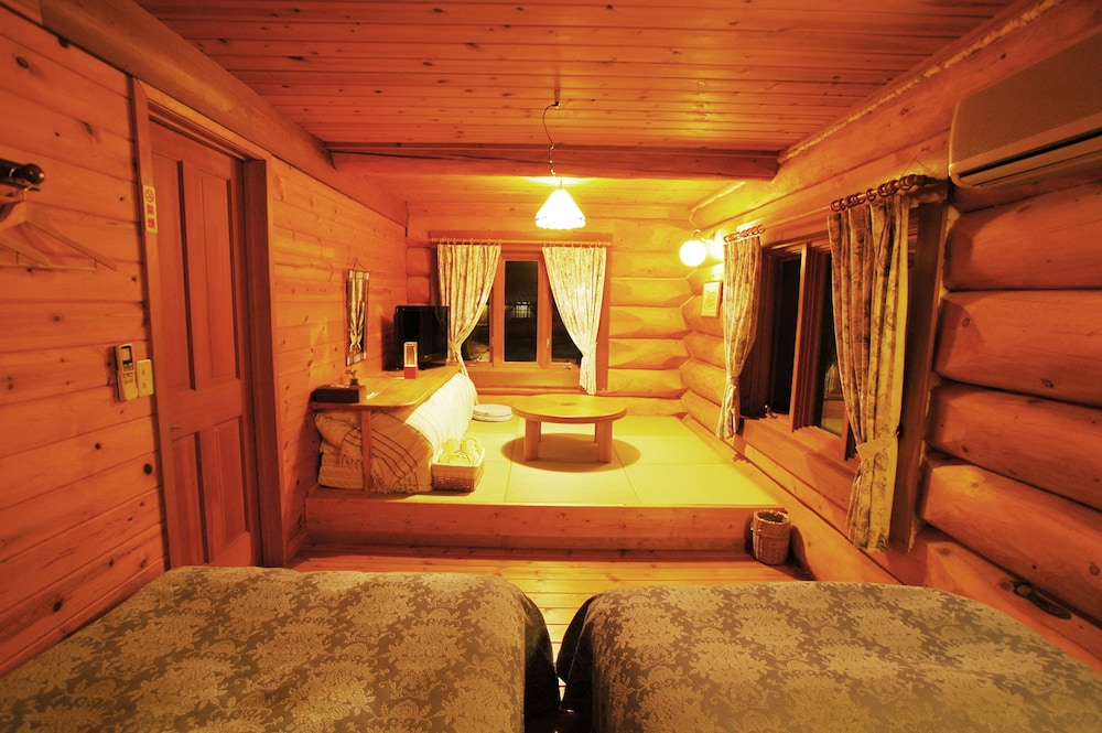 ピーターパン 大人14名用 客室1 | 岡山ひるぜん貸別荘 ピーターパン