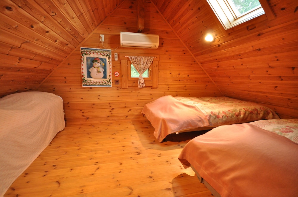 レッド＆ブルー 大人4名用 客室3 | 岡山ひるぜん貸別荘 ピーターパン