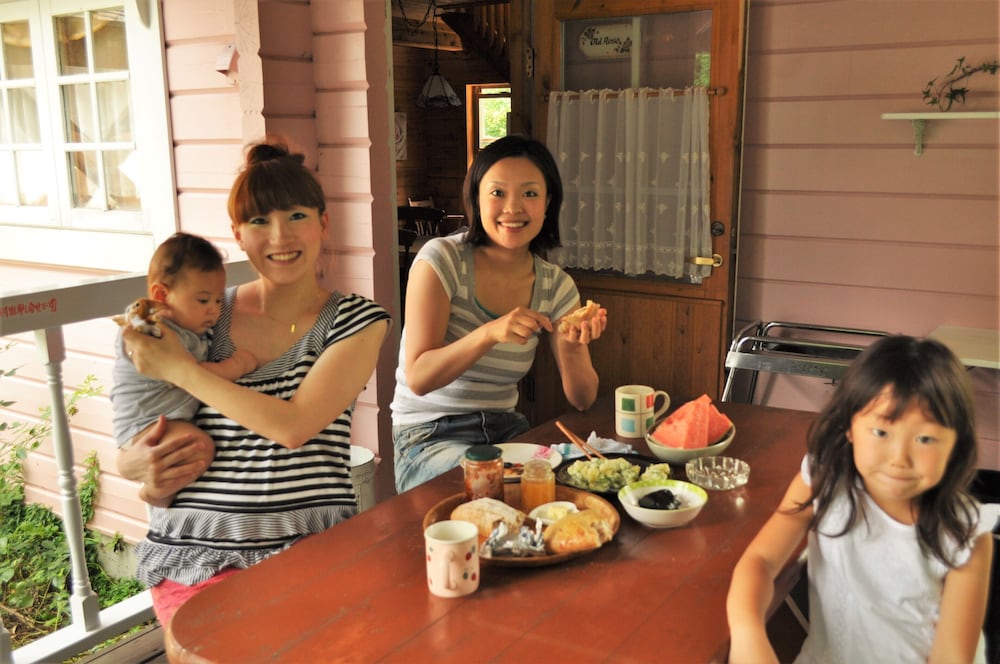 ローズ 大人4名用 テラス / パティオ5 | 岡山ひるぜん貸別荘 ピーターパン