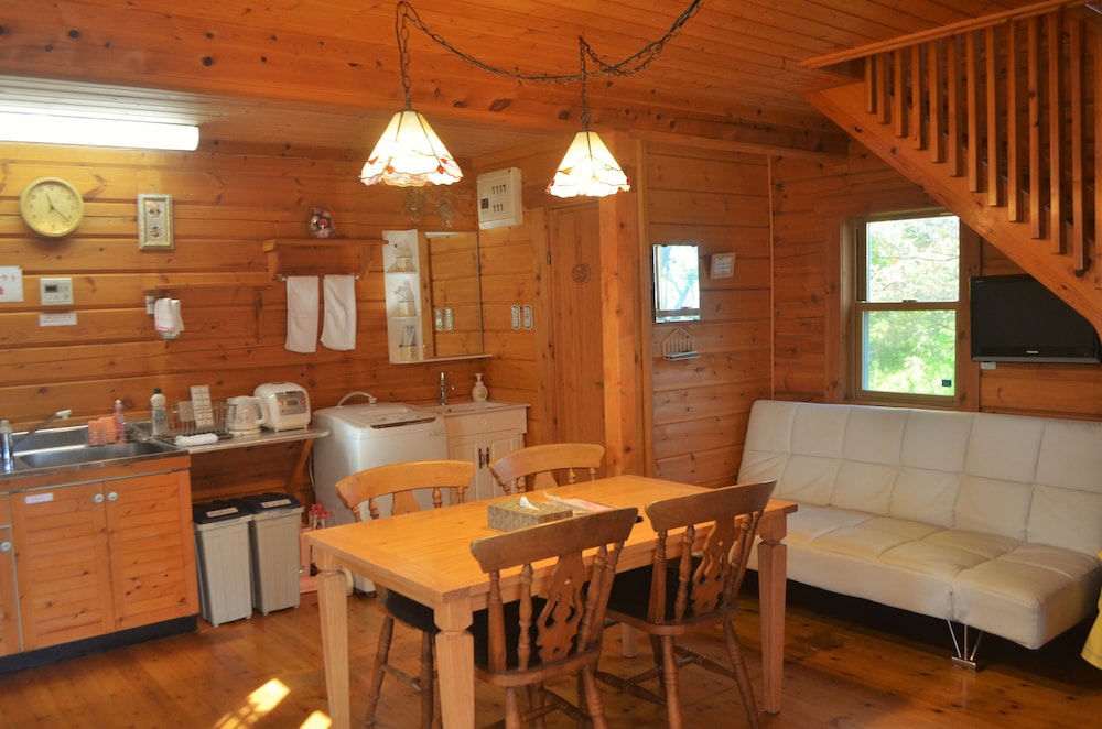 ローズ 大人4名用 専用キッチン7 | 岡山ひるぜん貸別荘 ピーターパン