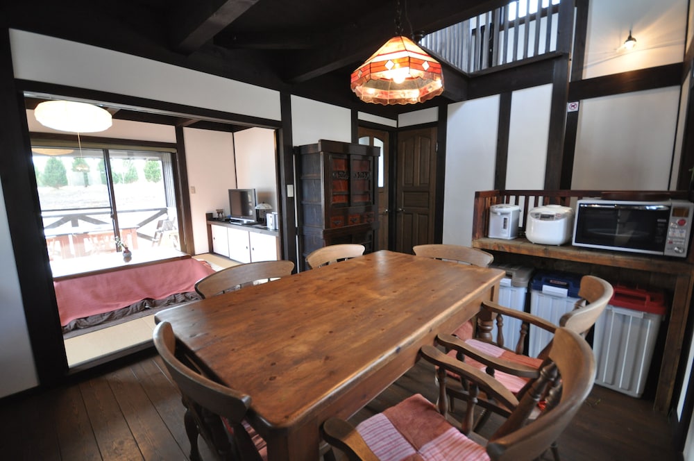 あかね 大人6名用 客室0 | 岡山ひるぜん貸別荘 ピーターパン