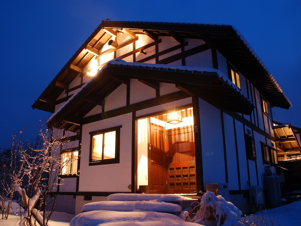 むらさき 大人12名用 | 岡山ひるぜん貸別荘 ピーターパン