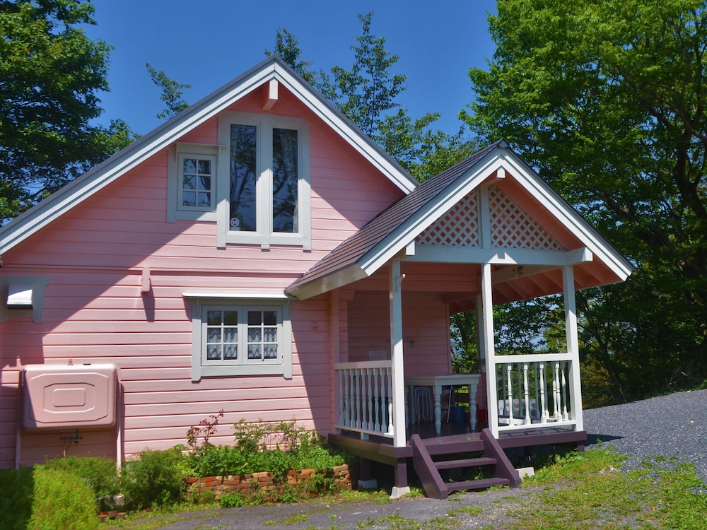 ローズ 大人4名用 | 岡山ひるぜん貸別荘 ピーターパン