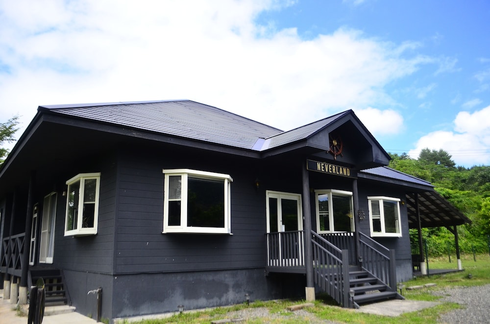 ネバーランド 大人10名用 | 岡山ひるぜん貸別荘 ピーターパン