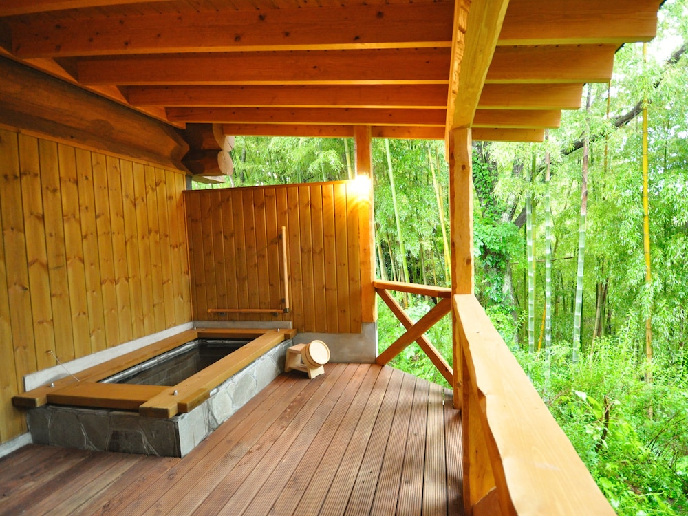 ピーターパン 大人14名用 バスルーム0 | 岡山ひるぜん貸別荘 ピーターパン