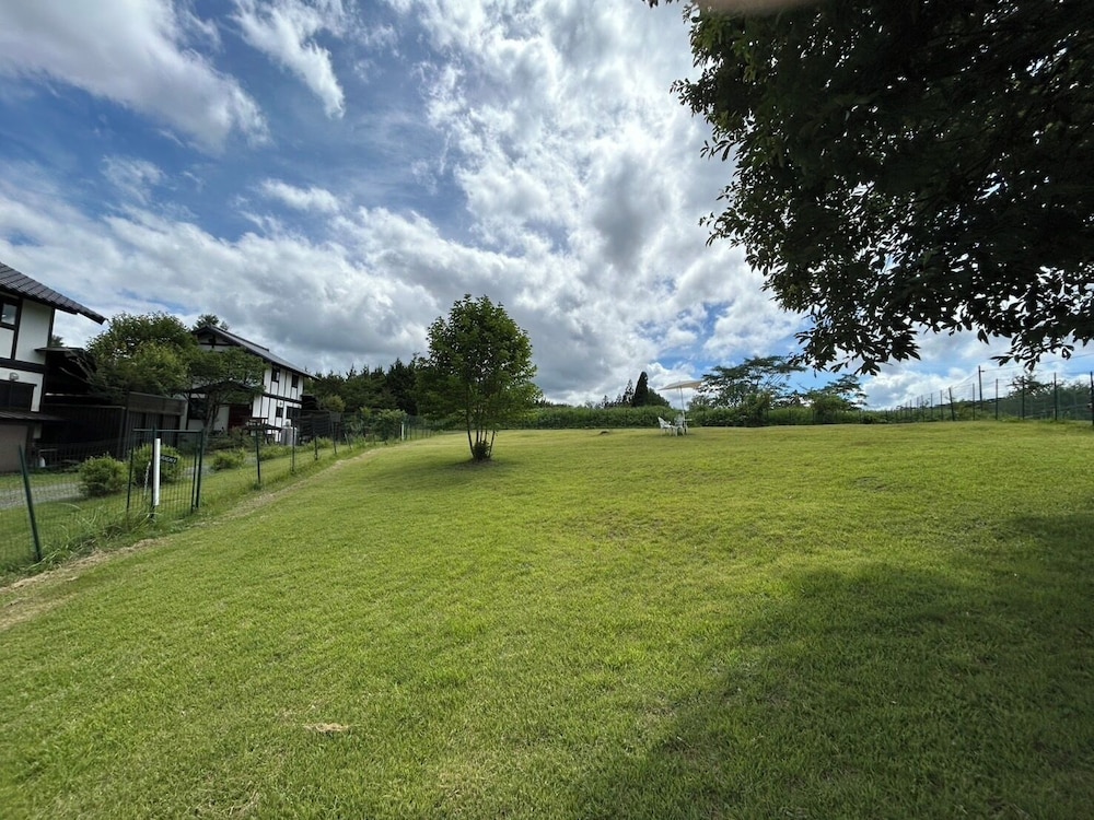 むらさき 大人12名用 テラス / パティオ3 | 岡山ひるぜん貸別荘 ピーターパン