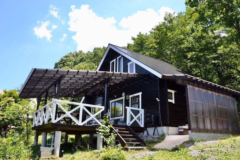 グリーン 大人8名用 | 岡山ひるぜん貸別荘 ピーターパン