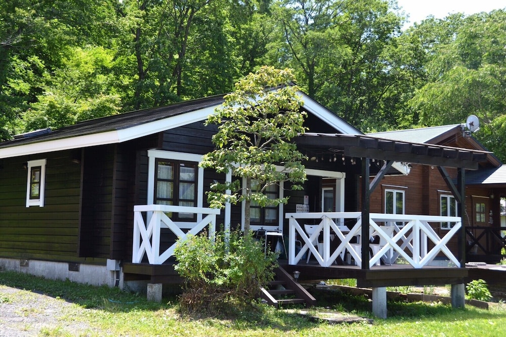 ホワイト 大人4名用 | 岡山ひるぜん貸別荘 ピーターパン