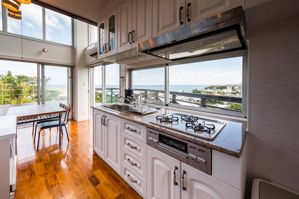 ヴィラ シービュー 専用簡易キッチン1 | E-horizon Resort コンドミニアム 読谷