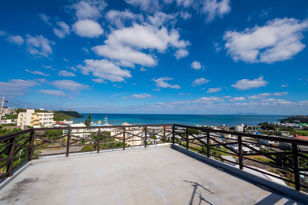 ヴィラ シービュー バルコニーからの眺望1 | E-horizon Resort コンドミニアム 読谷