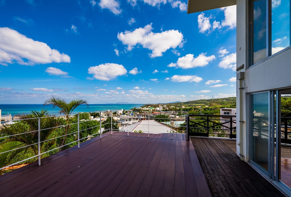 ヴィラ シービュー バルコニーからの眺望2 | E-horizon Resort コンドミニアム 読谷