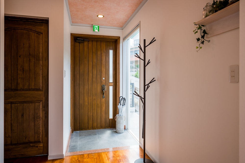 内部エントランス1 | E-horizon Resort コンドミニアム 読谷