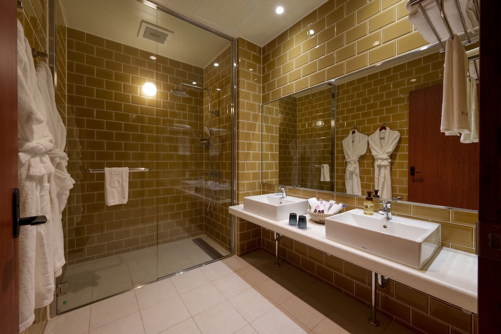 デラックス ルーム バスルーム0 | 灯りの宿　燈月