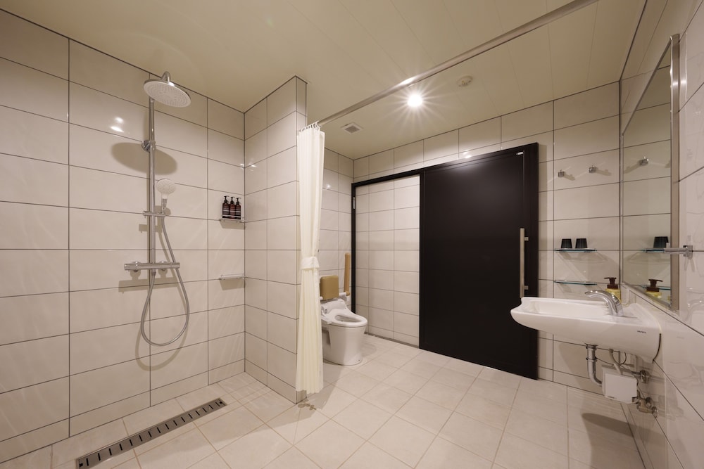 バリアフリールーム バスルーム0 | 灯りの宿　燈月