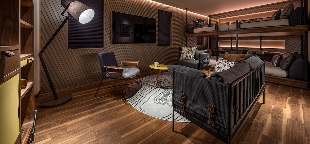 デラックス 4 人部屋 禁煙 | ザ・ライブリー福岡博多(THE LIVELY 福岡博多)