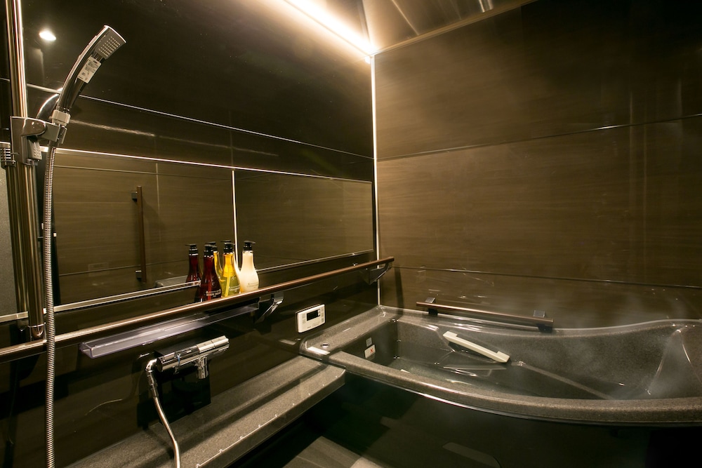 デラックスダブル バスルーム0 | ホテル バニスター 京都