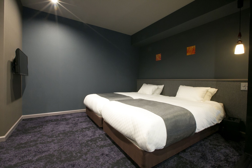 デラックスツイン (和洋室) 客室1 | ホテル バニスター 京都