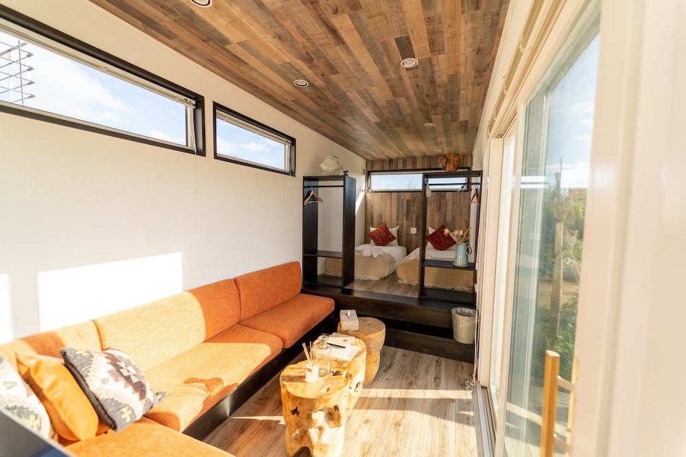 4 bed villa (ルーフトップ・ウッドデッキ付) 客室1 | BLANC MIYAKOJIMA(旧:RuGu Glamping Resort)