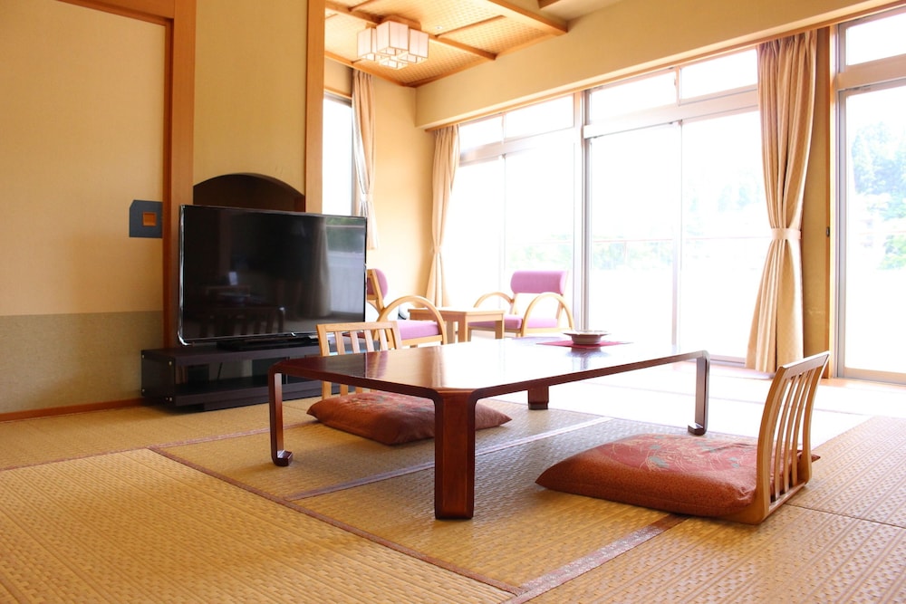 客室1 | 土湯温泉 向瀧旅館