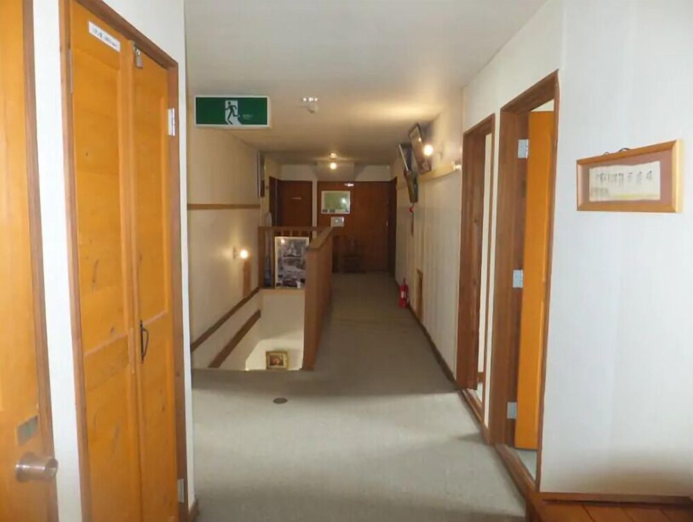 廊下1 | 貸別荘ホワイトラビ斑尾高原 コテージ 緑の風