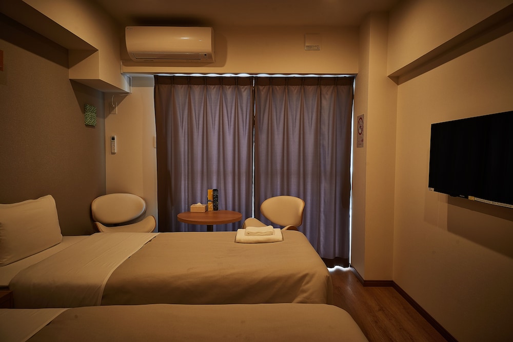 ツインルーム 禁煙 客室12 | アルセ琉球 ハーバーステイ
