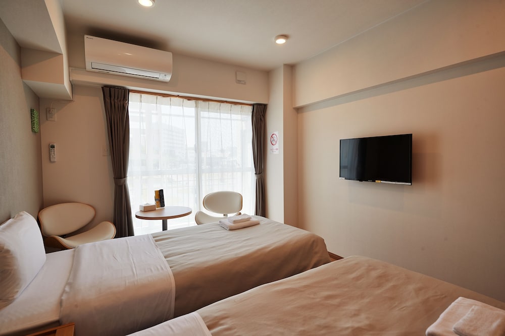 ツインルーム 禁煙 客室5 | アルセ琉球 ハーバーステイ