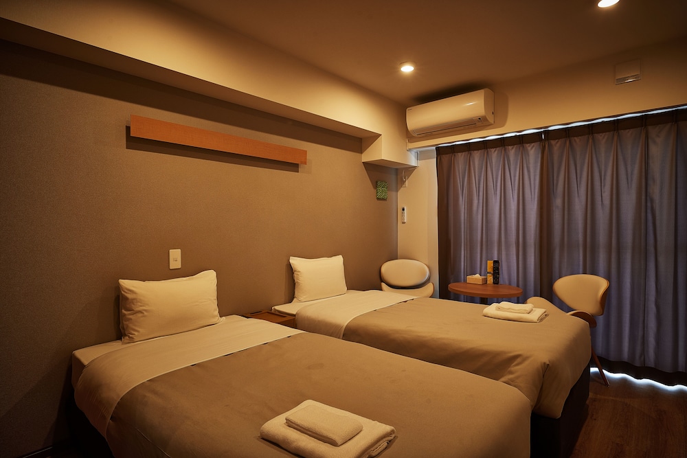 ツインルーム 禁煙 客室9 | アルセ琉球 ハーバーステイ