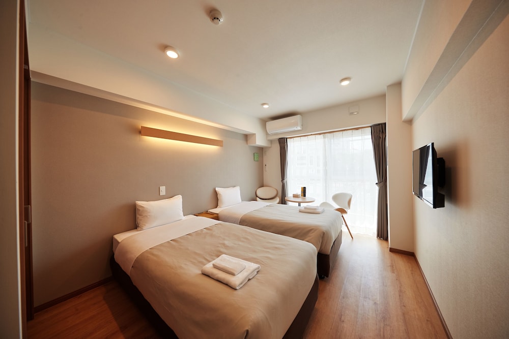 ツインルーム 禁煙 客室13 | アルセ琉球 ハーバーステイ