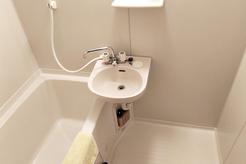 エコノミールーム セミダブルベッド 1 台 禁煙 専用バスルーム バスルーム0 | ホテル パシフィック