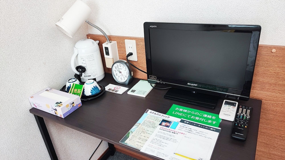 ベーシック ツインルーム シングルベッド 2 台 禁煙 専用バスルーム 客室1 | ホテル パシフィック