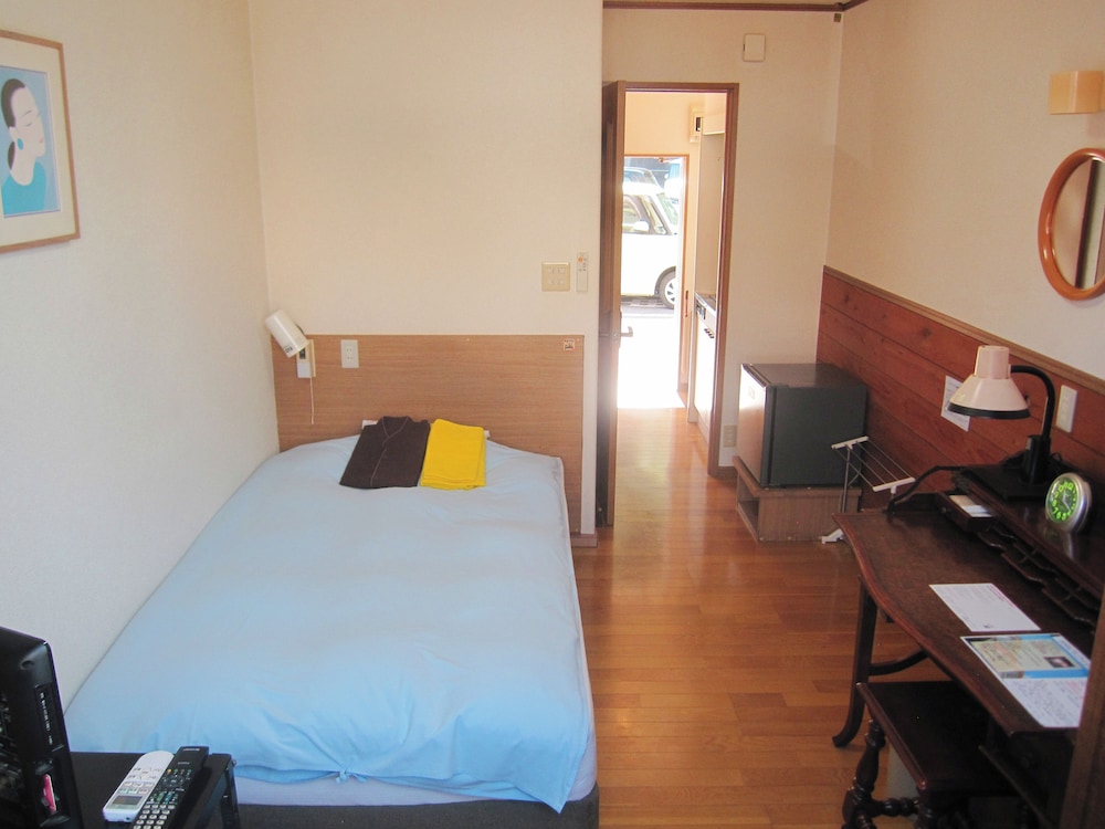 エコノミールーム セミダブルベッド 1 台 禁煙 専用バスルーム | ホテル パシフィック