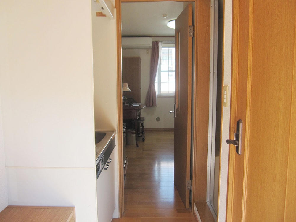 エコノミールーム セミダブルベッド 1 台 禁煙 専用バスルーム 客室2 | ホテル パシフィック