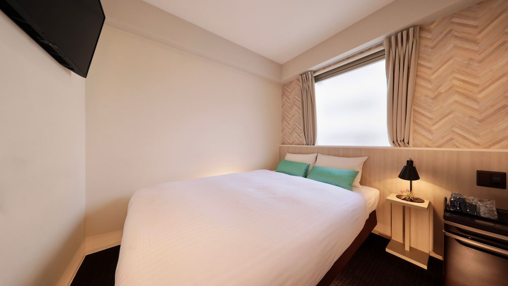 セミダブルルーム (11平米) 禁煙 | 道頓堀クリスタルホテルⅡ