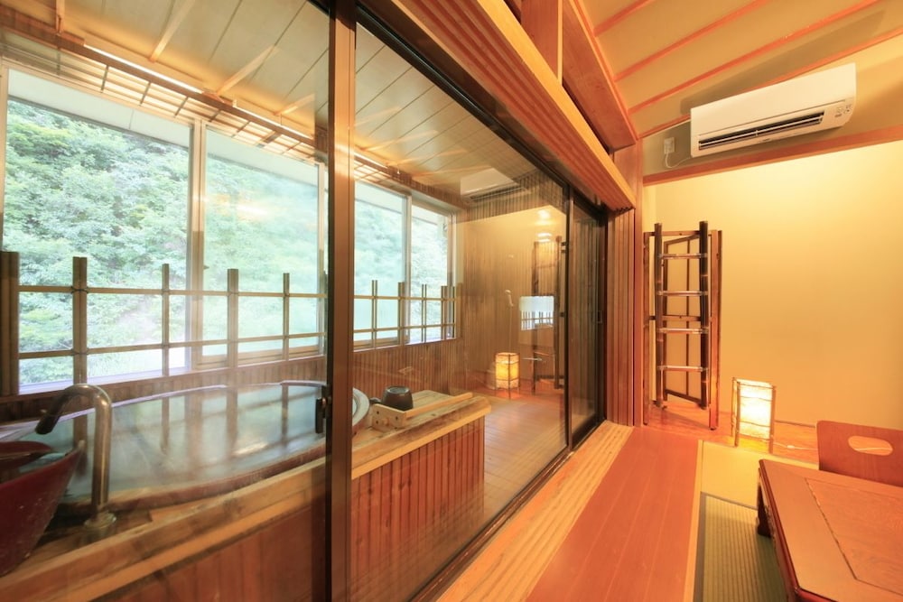 半露天風呂付客室 客室1 | 四季彩の宿 ふる里