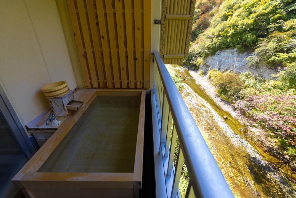 別館露天風呂付客室 ダブル 客室4 | 四季彩の宿 ふる里