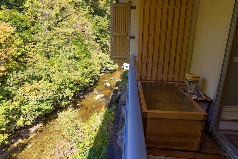 別館露天風呂付客室 ツイン 客室4 | 四季彩の宿 ふる里