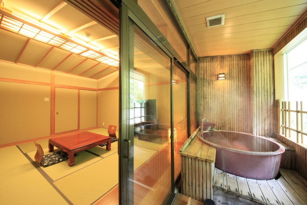 半露天風呂付客室 客室3 | 四季彩の宿 ふる里