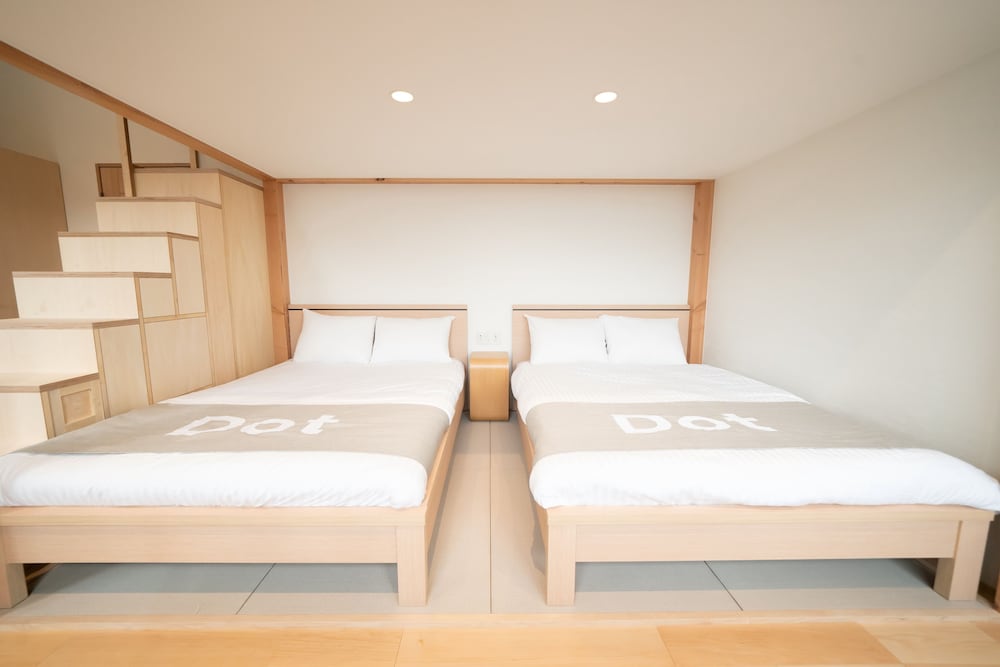 ファミリー ルーム 専用バスルーム | Dot Hostel & Bar