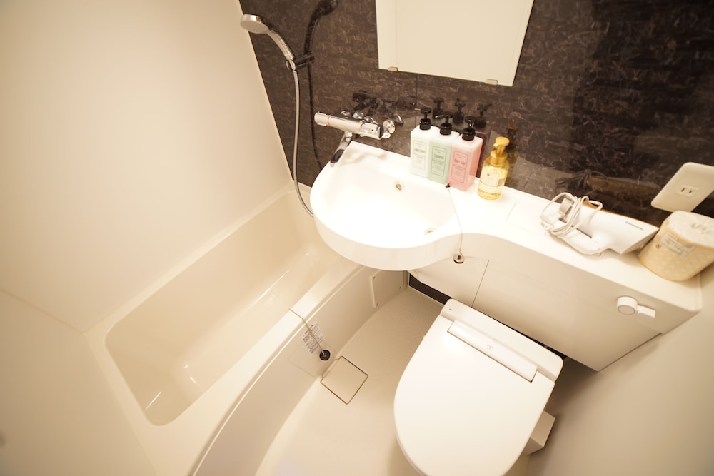 スタンダード ルーム (4 Single Beds) 客室3 | Dot Hostel & Bar