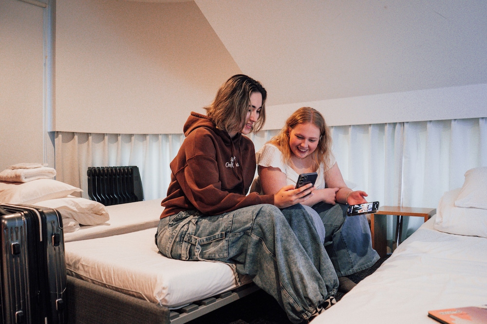 Person mixed dormitory room (Female and male shared) (Shared toilet and shower) 客室4 | UNPLAN Shinjuku – Hostel