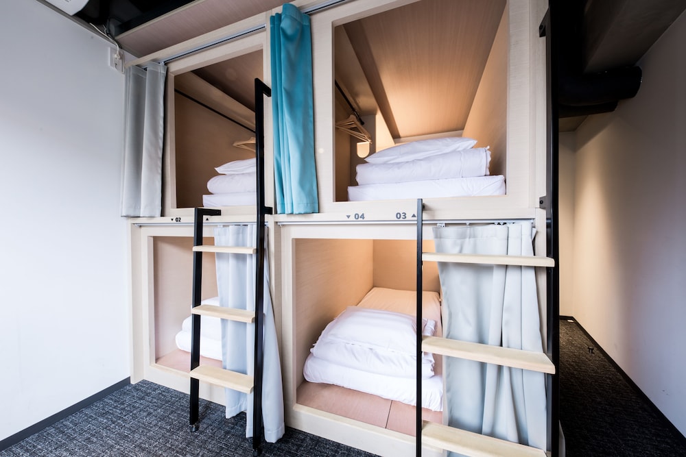 二段ベッドルーム (4ベッド, 共用バスルーム) | UNPLAN Shinjuku – Hostel
