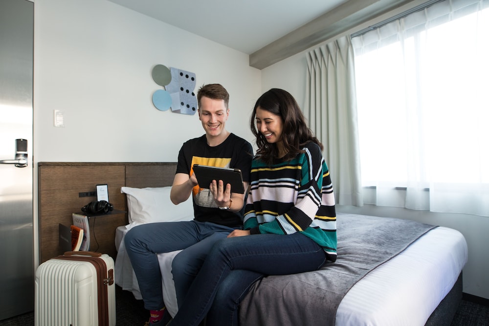 ダブルベッドルーム (共用バスルーム) 客室1 | UNPLAN Shinjuku – Hostel